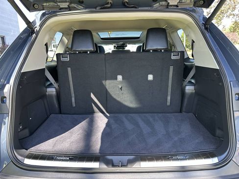 Used 2025 Toyota Grand Highlander AWD Hybrid image 29