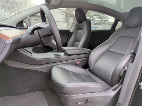 Used 2023 Tesla Model Y Long Range image 17