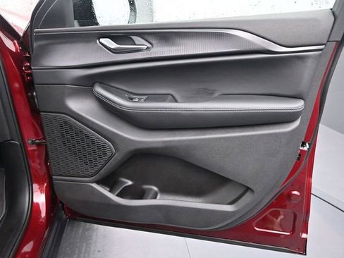 New 2025 Jeep Grand Cherokee Altitude AWD/4WD image 27