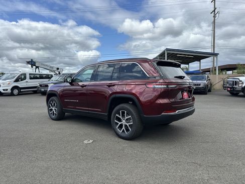 New 2025 Jeep Grand Cherokee Limited w/ Luxury Tech Group II AWD/4WD image 3