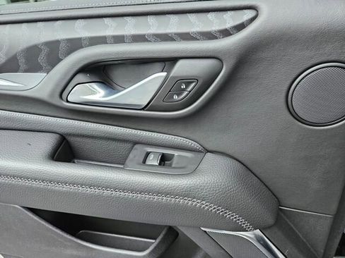 Used 2023 GMC Yukon Denali image 12