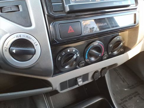 Used 2015 Toyota Tacoma 4x4 Double Cab image 19