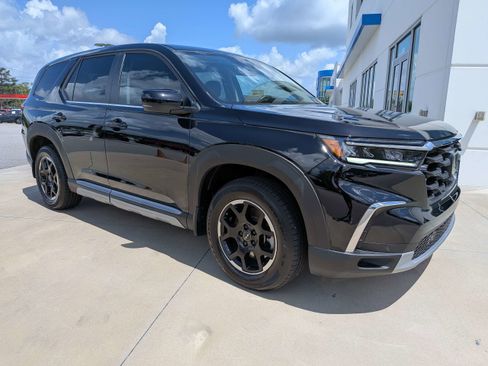 Certified 2025 Honda Pilot EX-L image 1