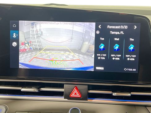 Used 2024 Hyundai Elantra SEL FWD image 28