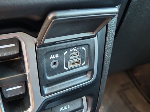 Used 2024 Jeep Wrangler Unlimited Rubicon image 22