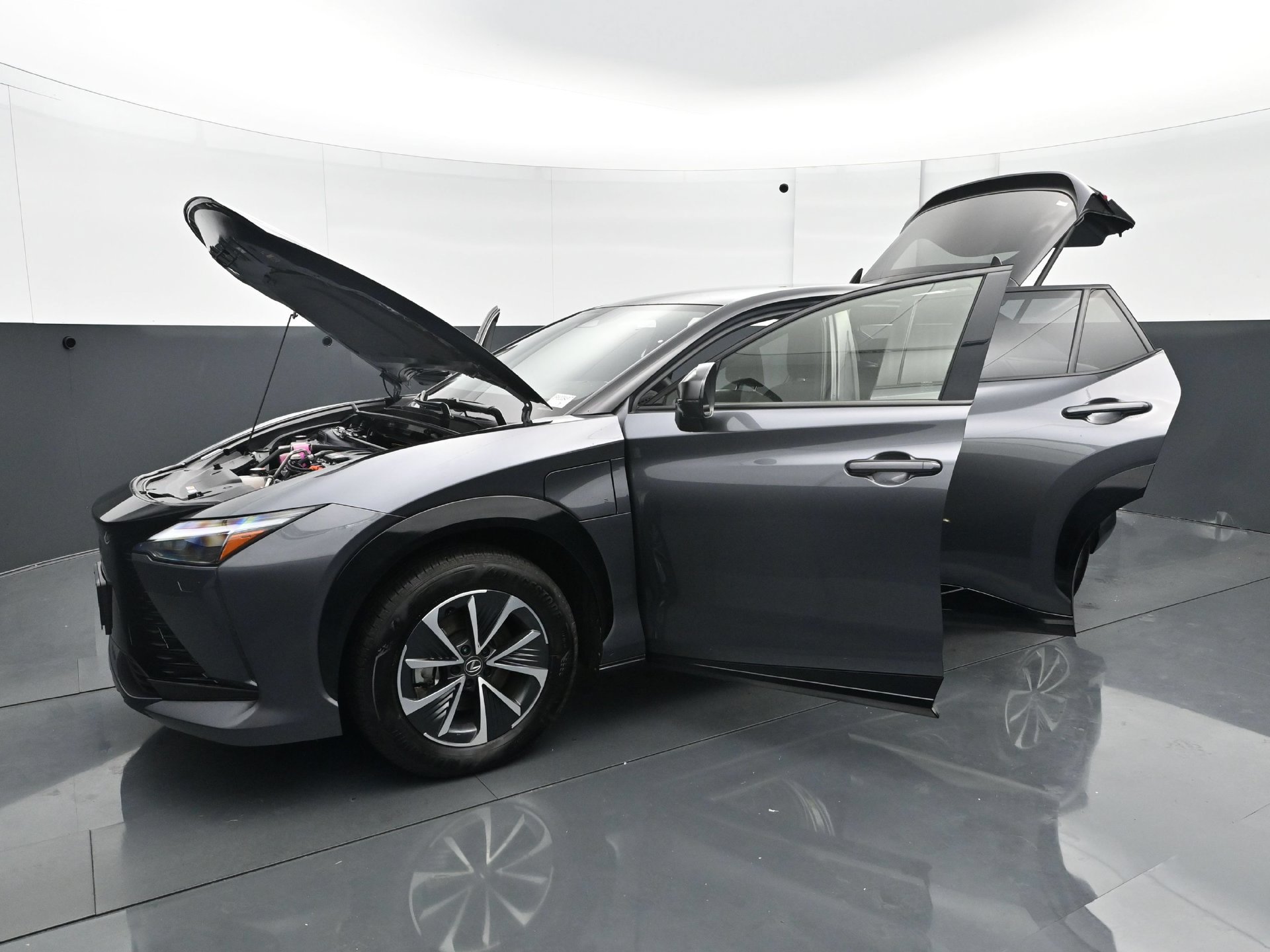 Used 2025 Lexus RZ 300e w/ Accessory Package (2T) FWD image 31