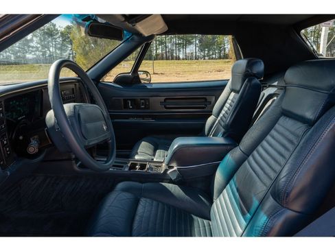 Used 1990 Buick Reatta Convertible image 10