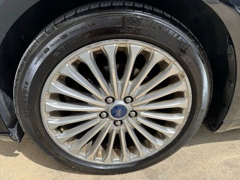 Used 2016 Ford Fusion Titanium FWD image 10