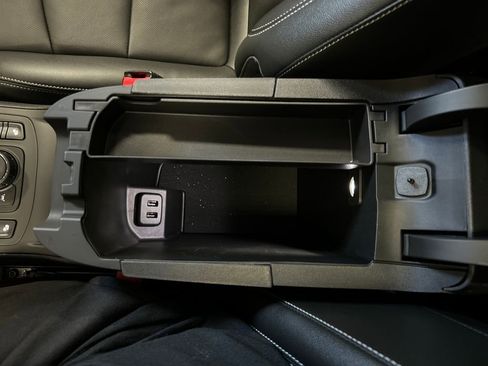 Certified 2024 GMC Terrain SLT w/ LPO, Floor Liner Package AWD/4WD image 25