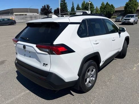 Used 2025 Toyota RAV4 XLE w/ Convenience Package AWD/4WD image 5