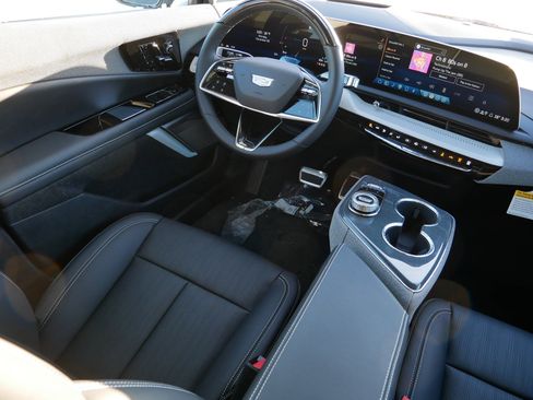 New 2026 Cadillac Optiq Sport 2 image 7