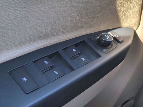 Used 2009 Saturn Vue XE w/ Premium Trim Package image 31