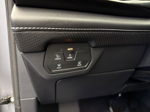 Used 2025 Volkswagen Atlas SE w/ Panoramic Sunroof Package image 15