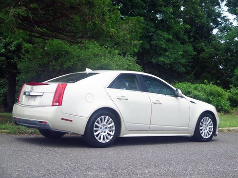 Used 2011 Cadillac CTS Luxury AWD/4WD image 4
