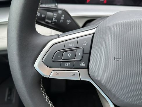 New 2026 Volkswagen Tiguan SE FWD image 21