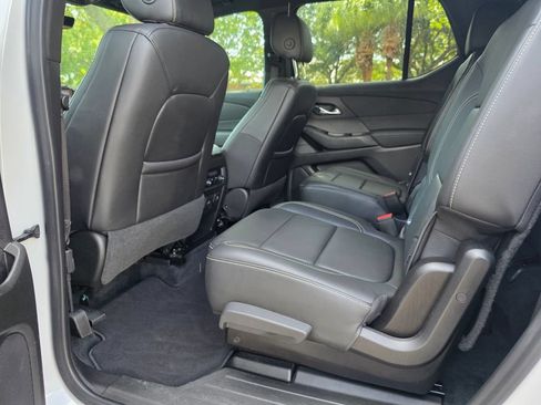 Used 2022 Chevrolet Traverse LT w/ LT Premium Package FWD image 31