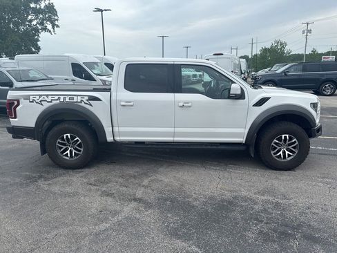 Used 2018 Ford F150 Raptor w/ Equipment Group 802A Luxury AWD/4WD image 2