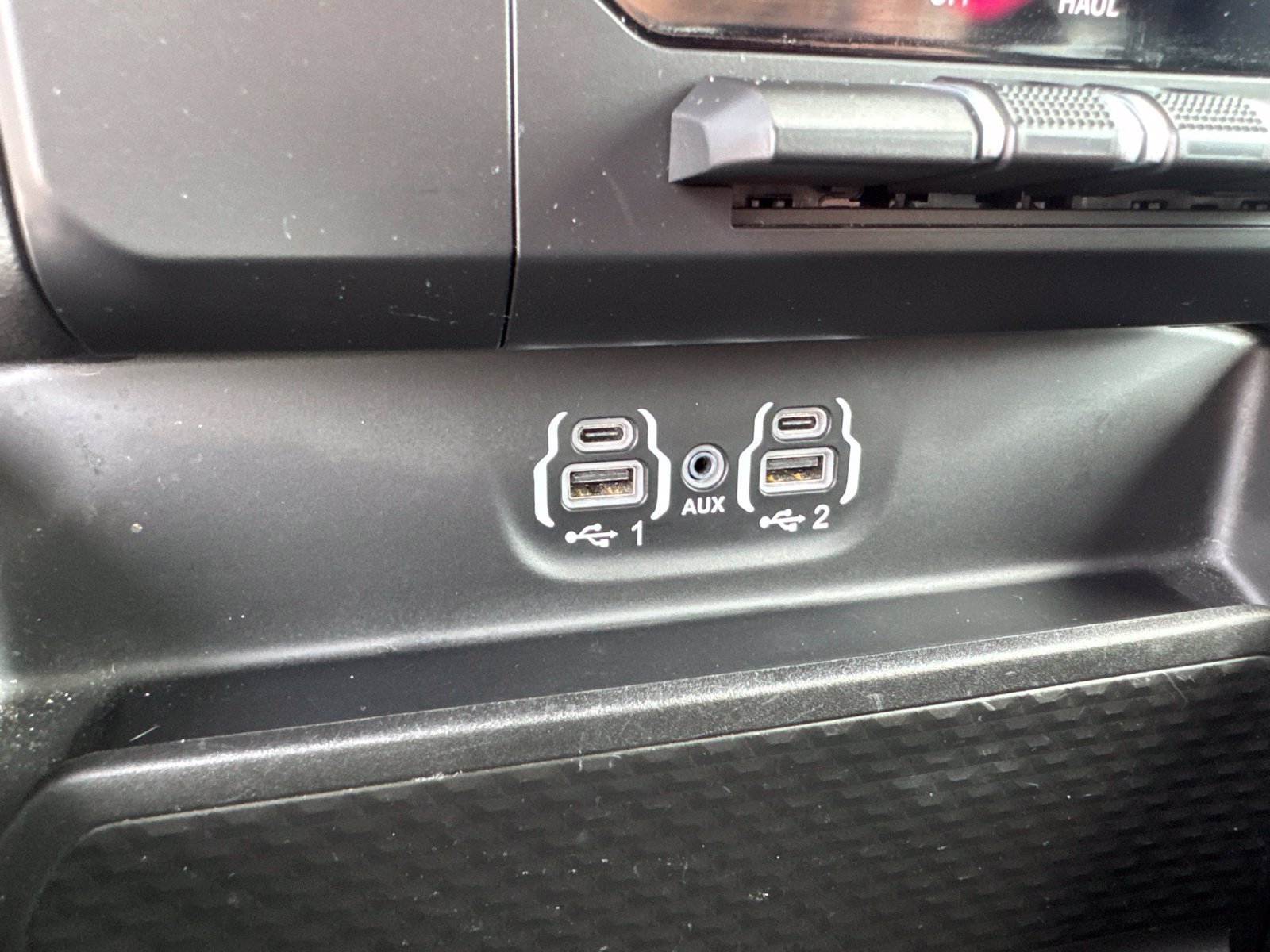 Used 2024 RAM 1500 Laramie AWD/4WD image 29