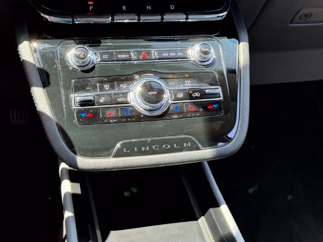 Used 2022 Lincoln Corsair AWD w/ Equipment Group 101A image 18