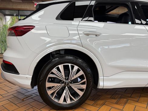 Used 2023 Audi Q4 e-tron Premium Plus w/ Premium Plus RWD image 11