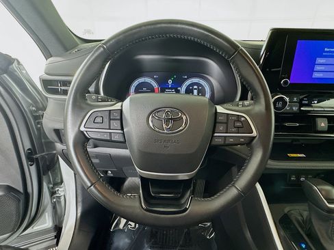 Used 2025 Toyota Highlander XSE image 15