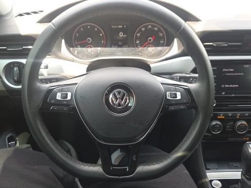 Used 2022 Volkswagen Passat 2.0T SE FWD image 35
