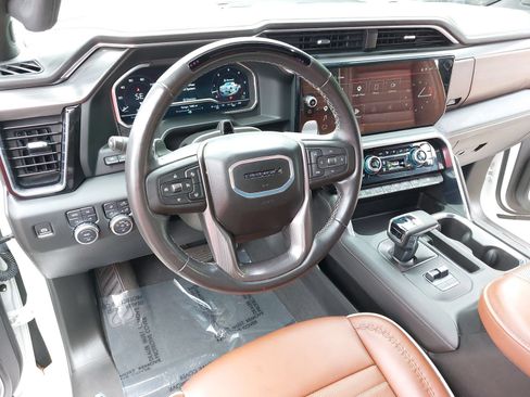 Used 2024 GMC Sierra 1500 Denali Ultimate AWD/4WD image 17