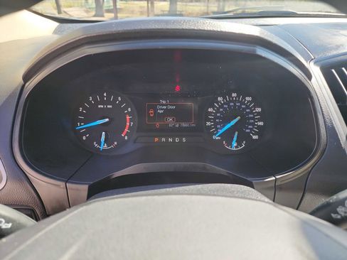 Used 2019 Ford Edge SE image 18