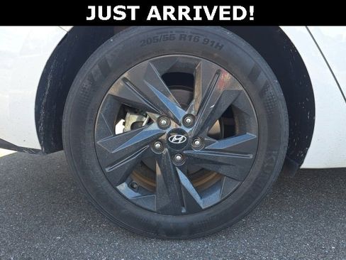 Certified 2022 Hyundai Elantra Blue image 5