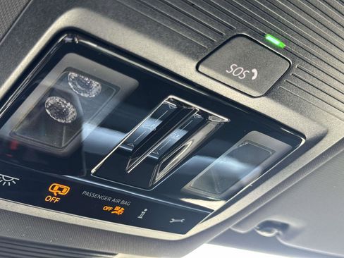 New 2026 Volkswagen Tiguan SE R-Line FWD image 30