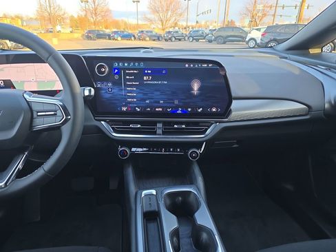 New 2026 Chevrolet Equinox EV LT w/ Comfort Package image 17