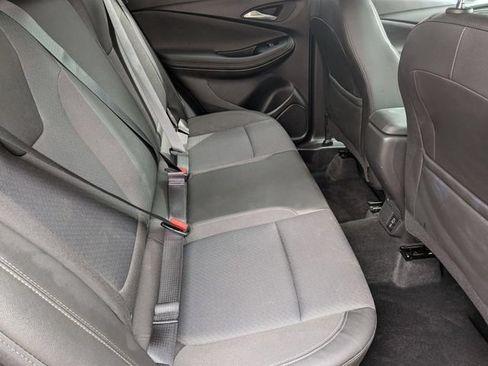 Certified 2025 Buick Encore GX Preferred FWD image 28
