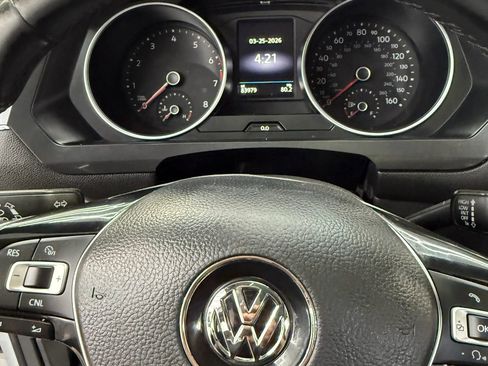 Used 2018 Volkswagen Tiguan SE w/ Panoramic Sunroof Package FWD image 27