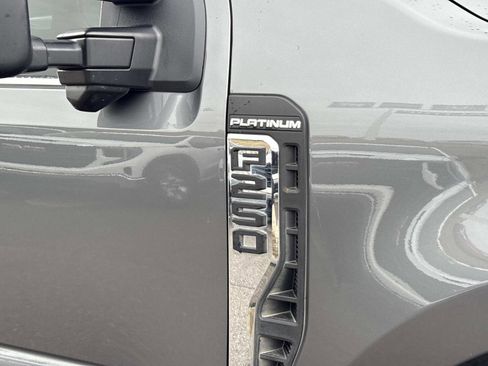 Used 2024 Ford F250 Platinum w/ Tremor Off-Road Package image 11