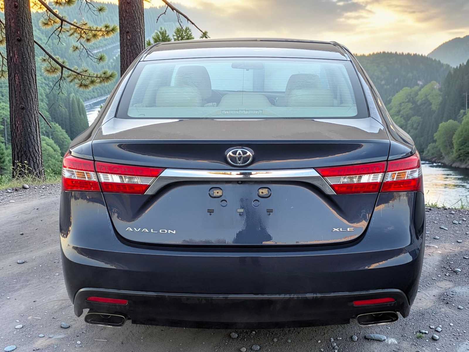 Used 2014 Toyota Avalon XLE FWD image 4