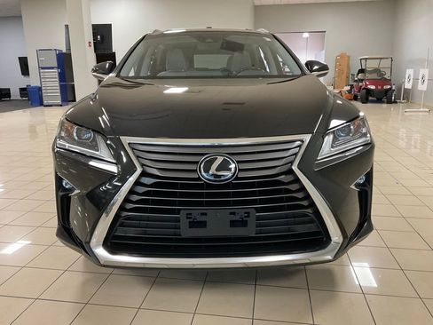 Used 2019 Lexus RX 350L Premium w/ Premium Package image 2