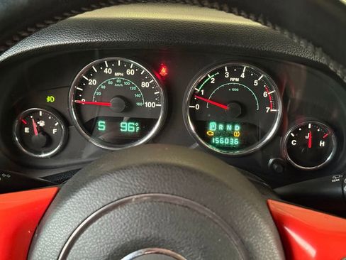 Used 2011 Jeep Wrangler Unlimited Sahara w/ Connectivity Group AWD/4WD image 13