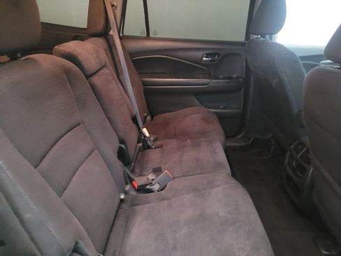 Used 2018 Honda Pilot LX image 19