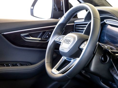 Used 2022 Audi Q7 3.0T Prestige image 29