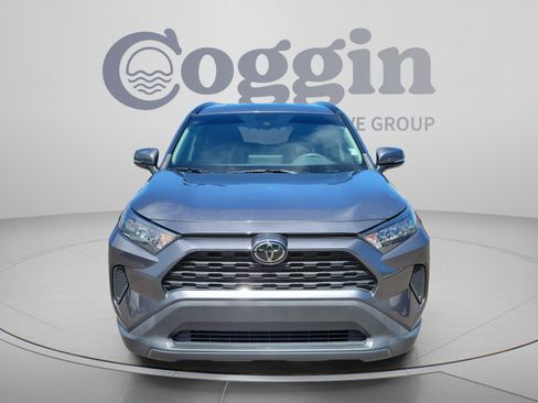 Used 2019 Toyota RAV4 LE FWD image 8