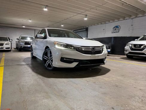 Used 2017 Honda Accord Sport Special Edition image 6