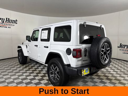 Used 2026 Jeep Wrangler Unlimited Sahara AWD/4WD image 9
