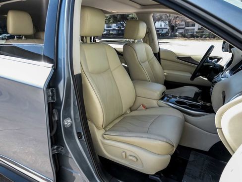 Used 2019 INFINITI QX60 Luxe w/ Essential Package image 40