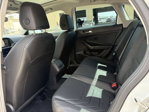 Used 2024 Volkswagen Jetta SEL FWD image 28