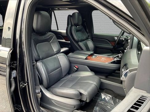 Used 2023 Lincoln Navigator Reserve RWD image 23