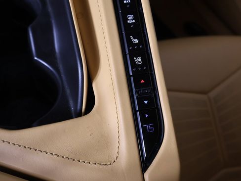 Used 2021 Chevrolet Corvette Stingray Premium Conv w/ Z51 Performance Package image 38