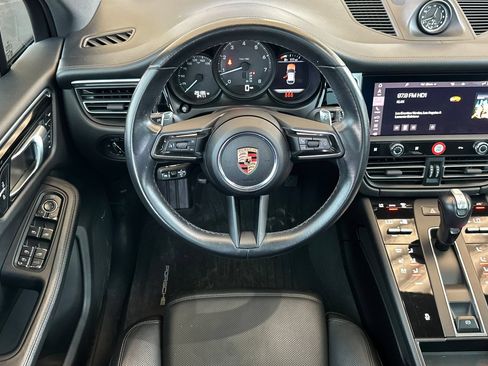 Used 2024 Porsche Macan AWD/4WD image 17