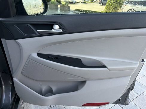 Used 2021 Hyundai Tucson Value FWD image 17