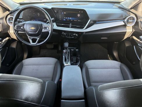 Used 2024 Chevrolet Trax LT w/ Driver Confidence Package FWD image 15