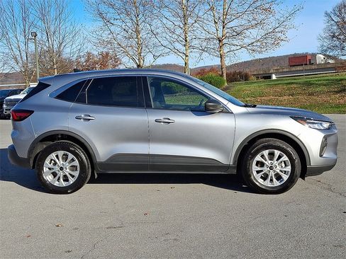 Used 2023 Ford Escape Active image 9